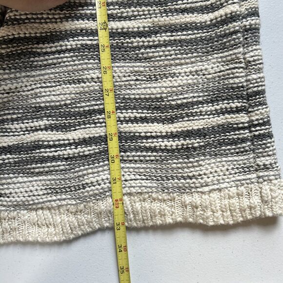 J. Jill Women’s Sz LPetite Gray &Wt Long Cardigan Sweater Knit Safety Pin Brooch - Picture 4 of 6